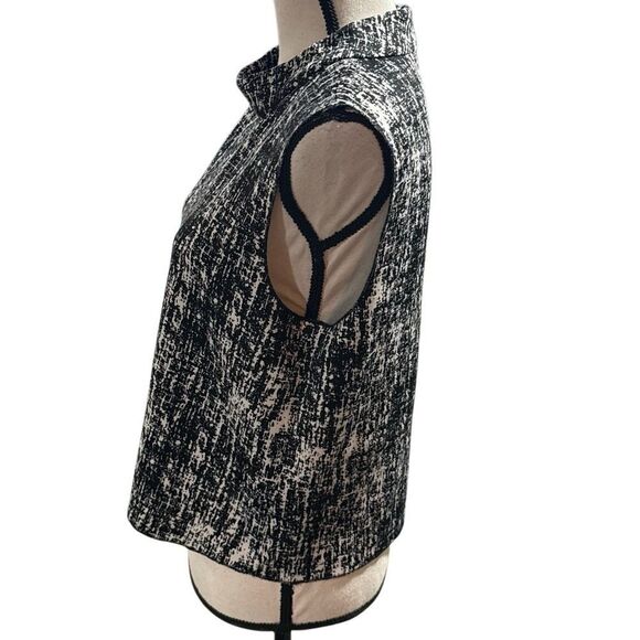 Vince Camuto Cropped Tank Top - Picture 2 of 6